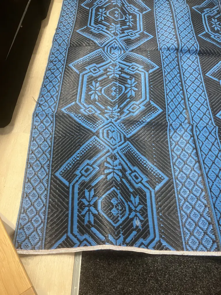 Blue & Black Woven Plastic Floor mat. 260 x 260cm Image 1++