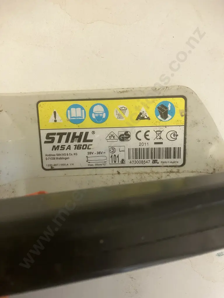 STIHL MSA 160 Battery Chainsaw Tool (No battery & charger) Image 1++