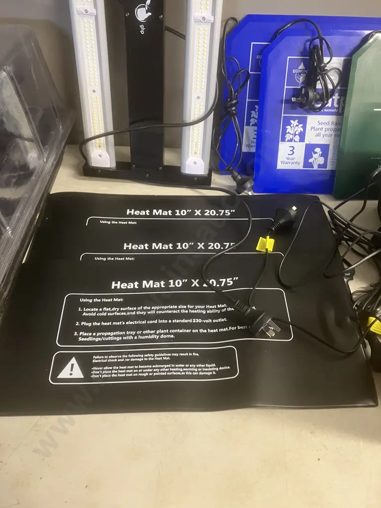 Propogation Items - LED Horticulture Light, Seed Raising Domes, Cell Trays, Heat Pads Etc Image 1++