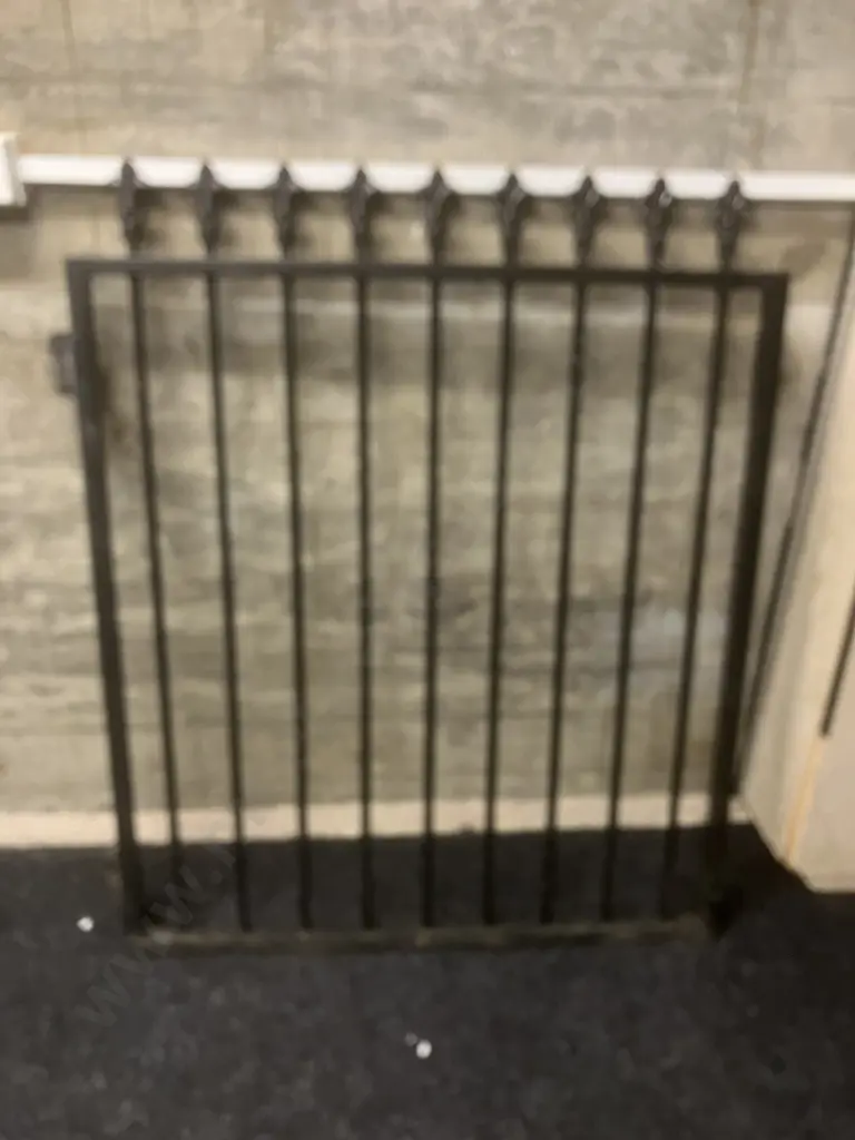 Black Aluminum 120cm High Fence Sections x 6 Assorted Lengths, 131cm Posts x 4 & 108 x 98cm Gate With 12.5cm Finials Image 1++