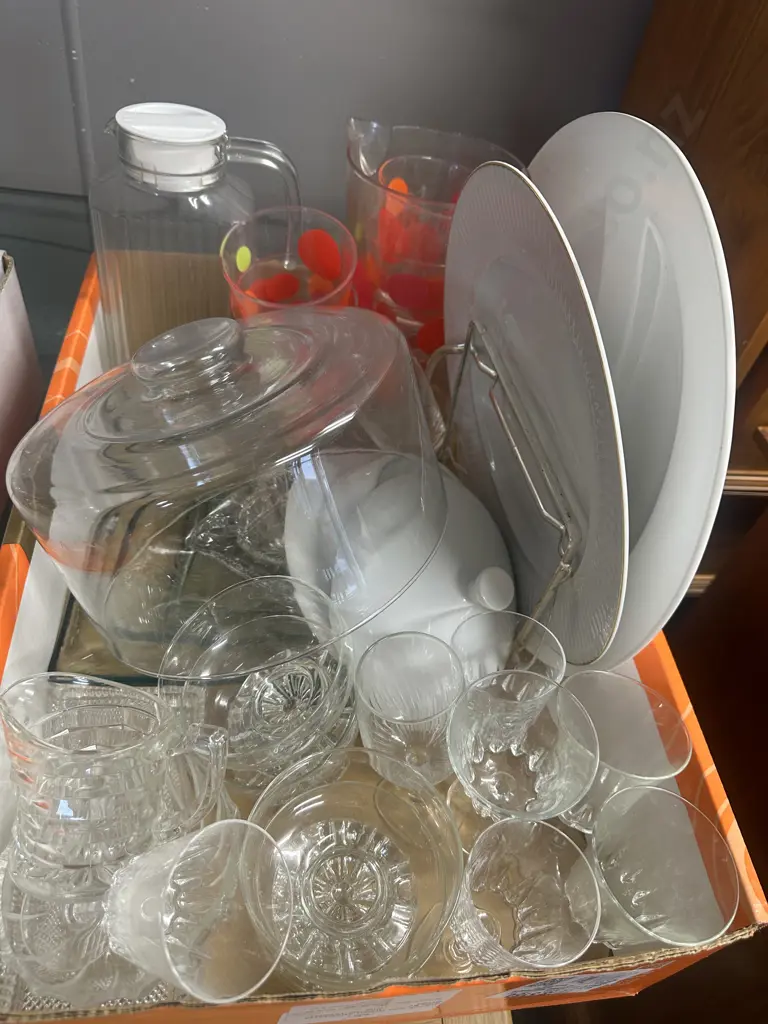 Box Lot Of Glassware, Platters Etc Image 1++