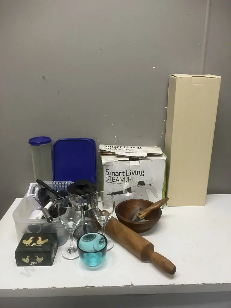 Box Lot Tupperware, Hand Steam Cleaner, Mitsubishi Bottle Pocket KlEZB3124, Wooden Ware Etc Image 1++