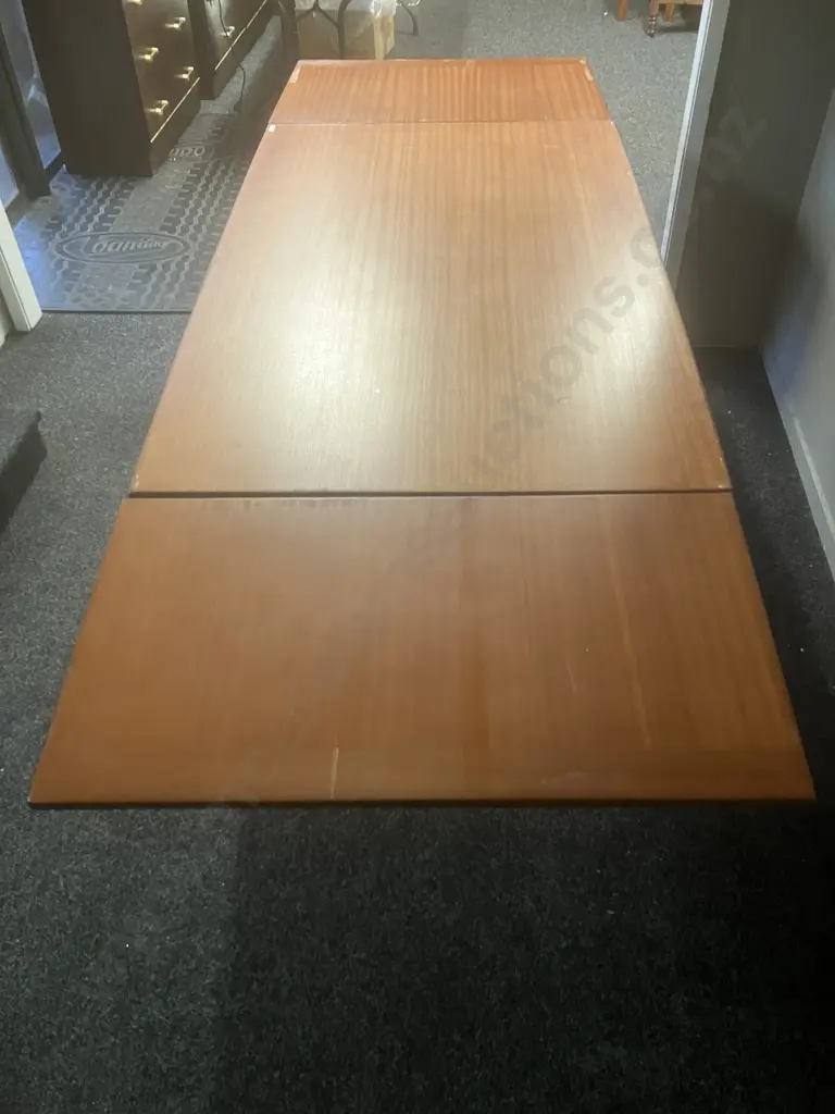 Mid-Century Mahogany Extension Dining Table. H72 W132 D83cm Image 1++