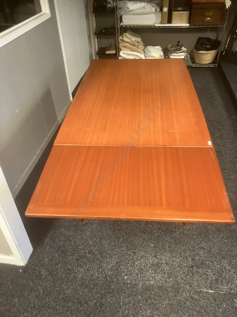 Mid-Century Mahogany Extension Dining Table. H72 W132 D83cm Image 1++