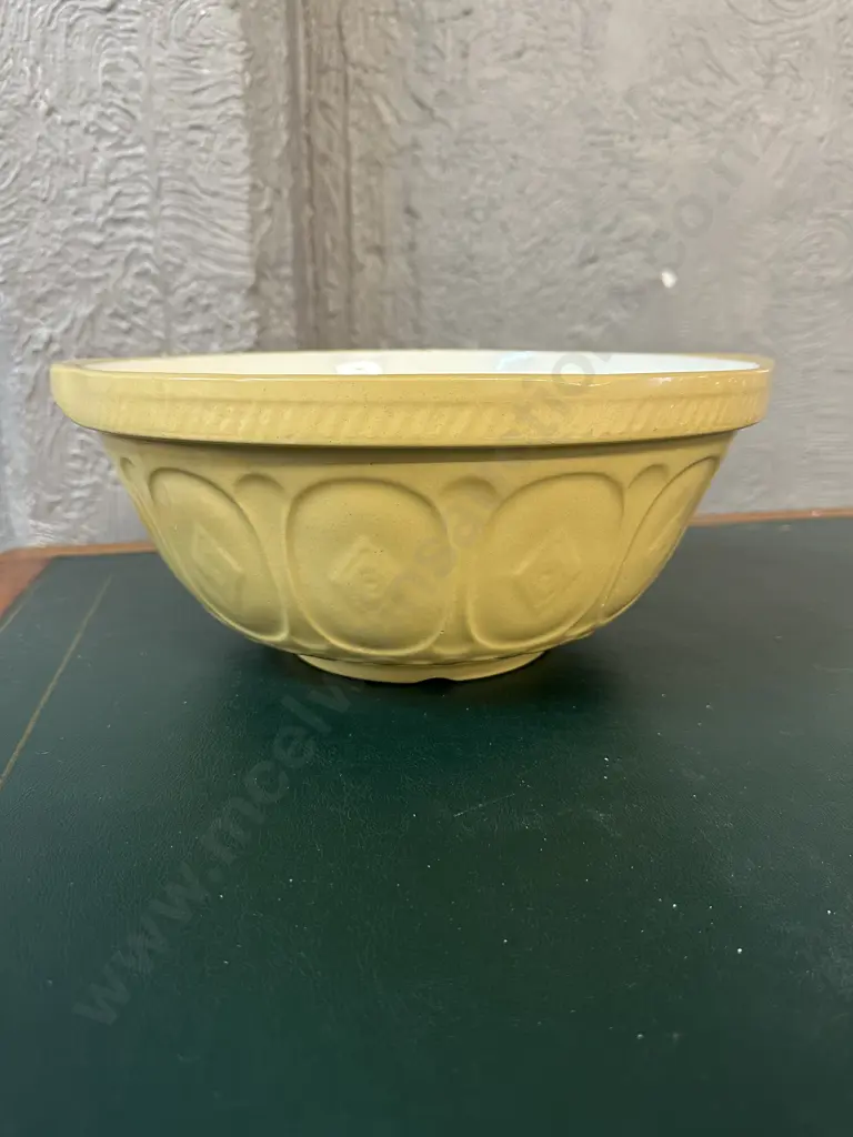 T.G Green Ltd 'Gripstand' Ceramic Mixing Bowl Diam33cm. Image 1++