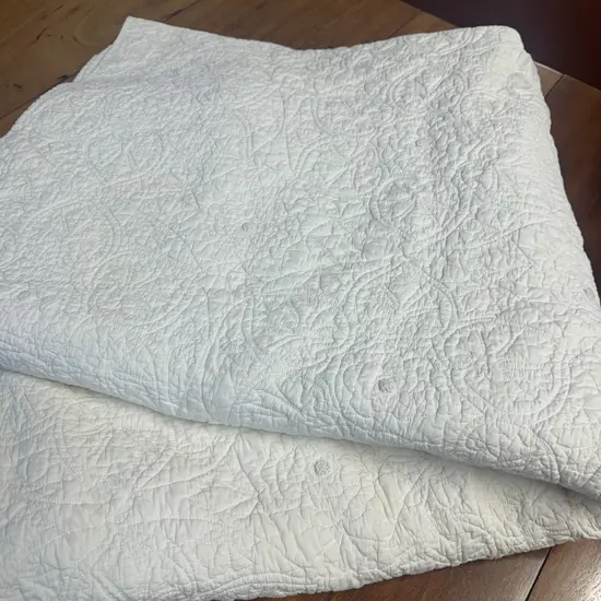  White bianca lorenne Coverlet
