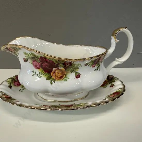 Royal Albert Old Country Roses Bone China Gravy Boat & Underplate - Made in England. 1962-1973