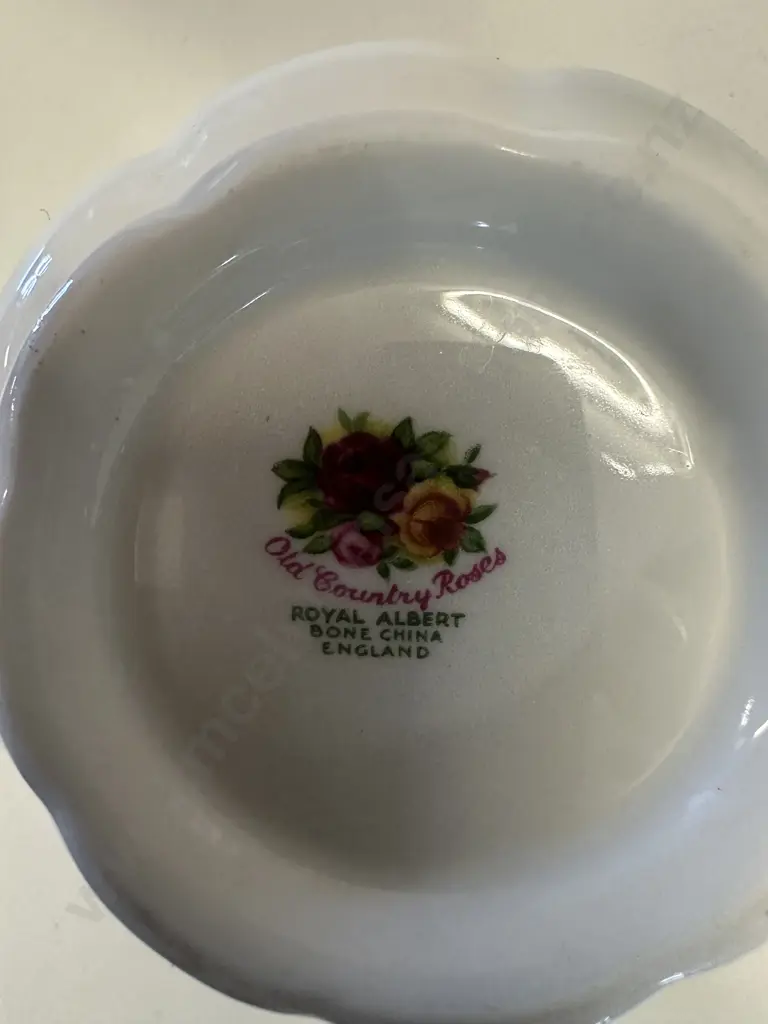 Royal Albert Old Country Roses Bone China Jug & Creamer - Made in England. 1962-1973 Image 1++