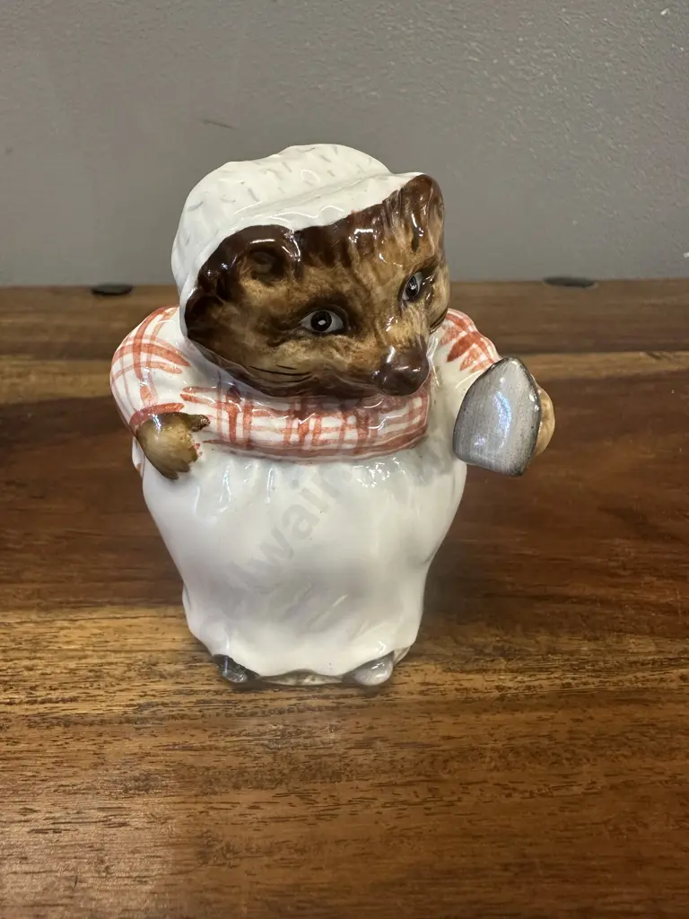 Beswick Beatrix Potter 'Mrs Tiggy Winkle' Figurine H8cm. Image 1++