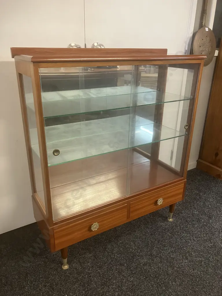 Mid-Century Mahogany China Cabinet, Mirror Backed, Glass Doors & Shelves, 2 Drawers In Base. H106 W90 D32cm Image 1++