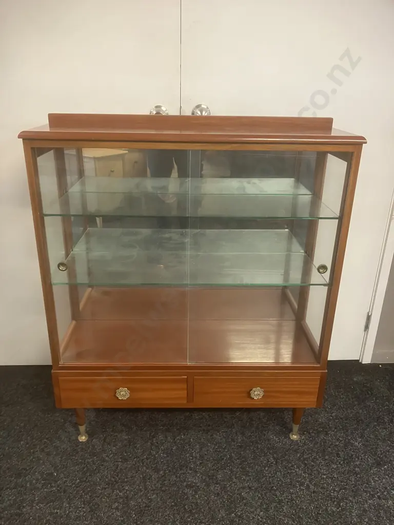 Mid-Century Mahogany China Cabinet, Mirror Backed, Glass Doors & Shelves, 2 Drawers In Base. H106 W90 D32cm Image 1++