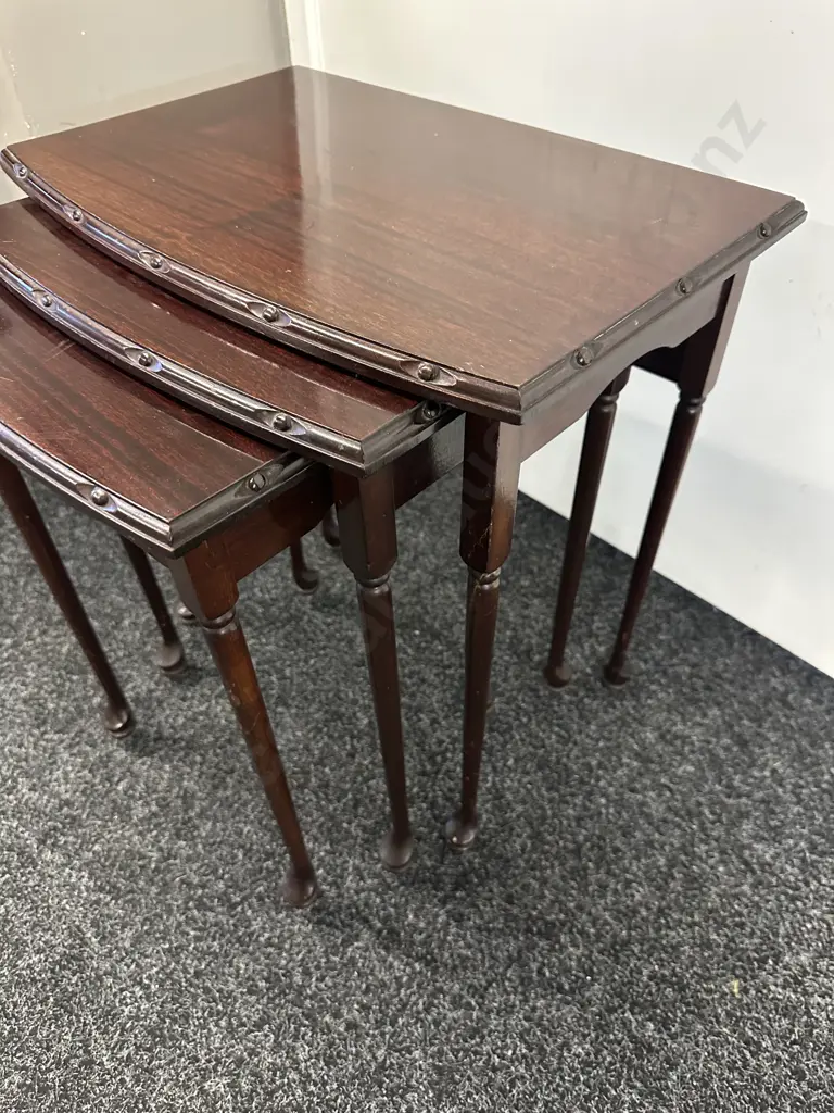 Mahogany Nest Of Tables Cabriole Legs Image 1++