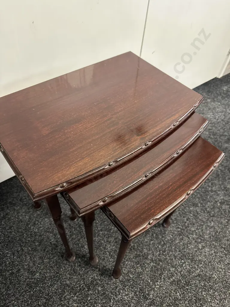Mahogany Nest Of Tables Cabriole Legs Image 1++