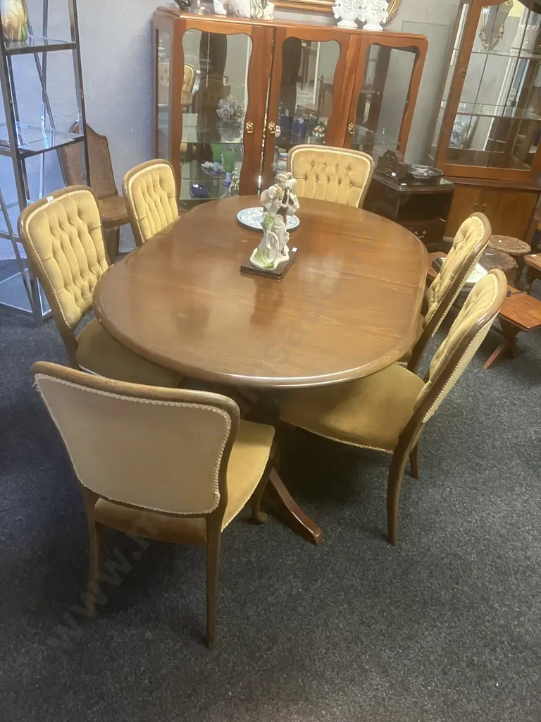 Oval Mahogany Extension Table (102 x 160cm) With 6 Gold Draylon Button Backed Dining Chairs Image 1++