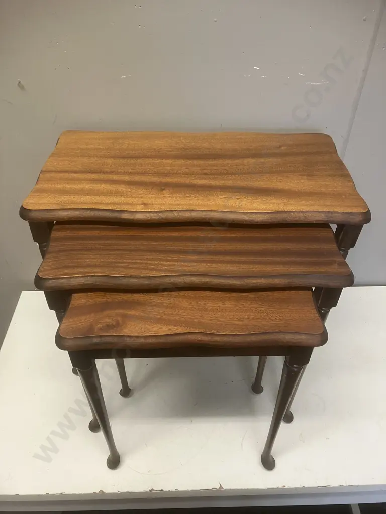 Mahogany Nest of 3 Tables With Fine Cabriole Legs. H45 W54 D28cm Image 1++