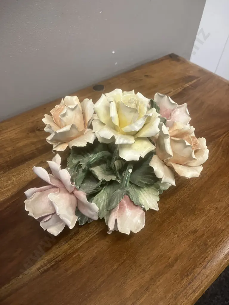 Vintage Visconti Mollica Capodimonte Porcelain Floral Arrangement Made In Italy. 14 x 25cm Image 1++