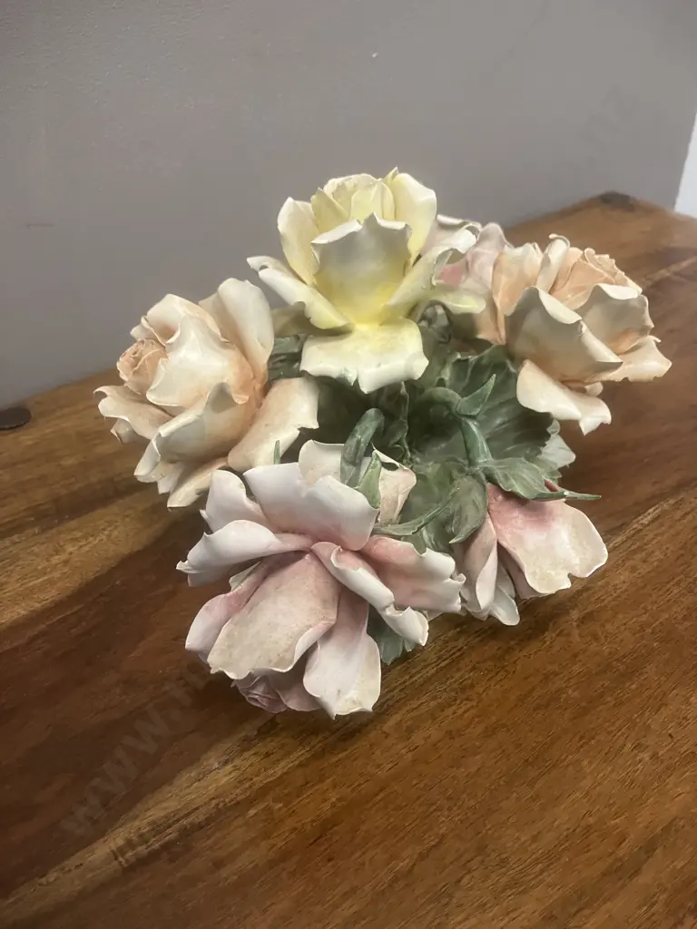 Vintage Visconti Mollica Capodimonte Porcelain Floral Arrangement Made In Italy. 14 x 25cm Image 1++