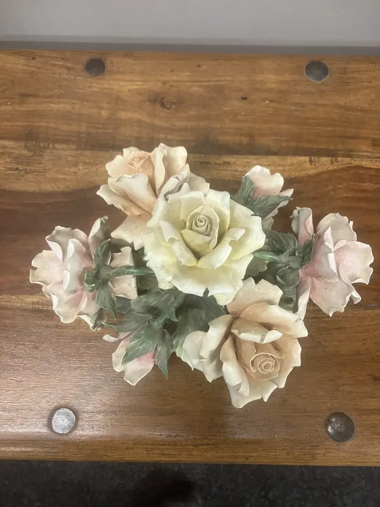 Vintage Visconti Mollica Capodimonte Porcelain Floral Arrangement Made In Italy. 14 x 25cm Image 1++