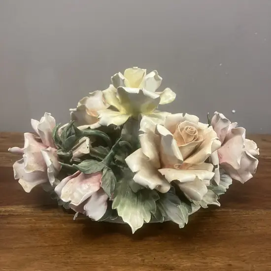 Vintage Visconti Mollica Capodimonte Porcelain Floral Arrangement Made In Italy. 14 x 25cm