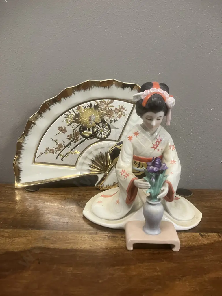 Vintage 1984 “Maiden of the Perfect Blossom” Tokutaro Tamai Porcelain Figurine.16cm, With Chokin Art Fan Image 1++