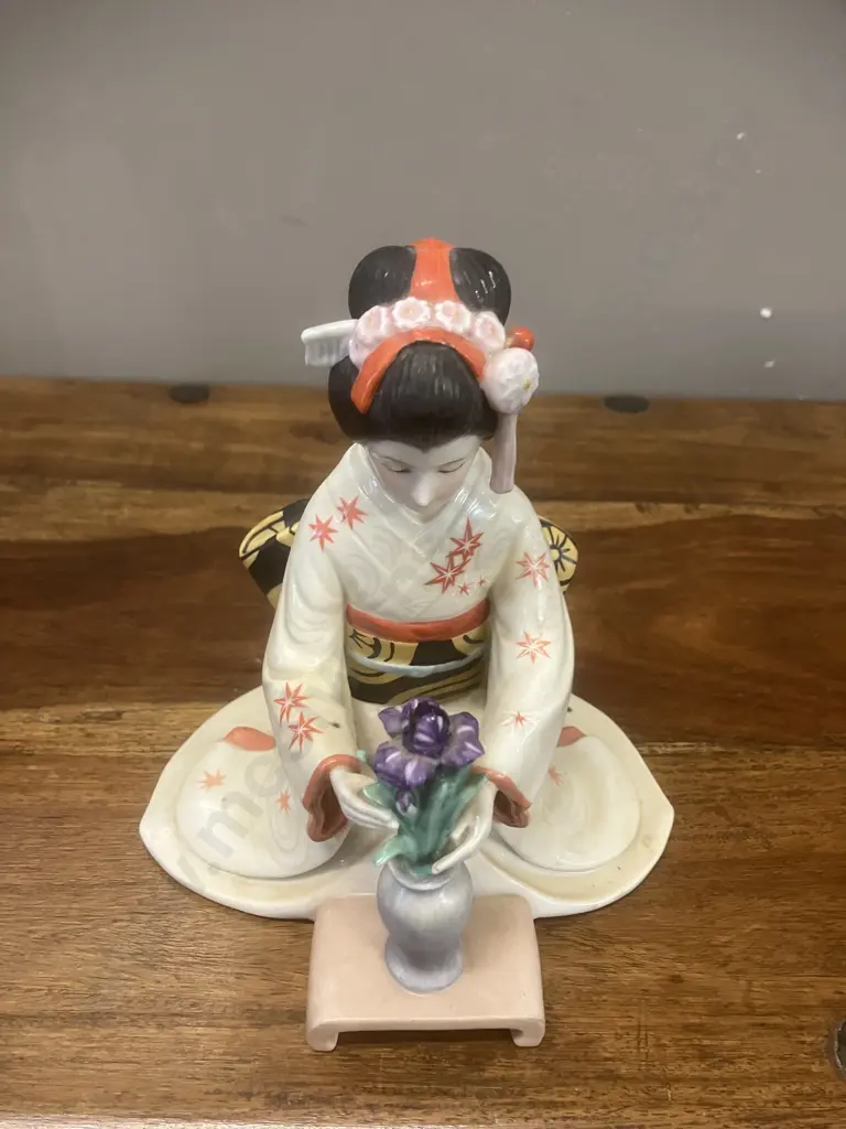 Vintage 1984 “Maiden of the Perfect Blossom” Tokutaro Tamai Porcelain Figurine.16cm, With Chokin Art Fan Image 1++
