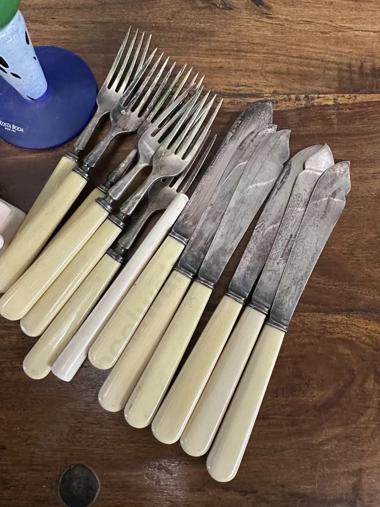 Kosta Boda Vase, Glasses, Fish Cutlery Set Etc Image 1++