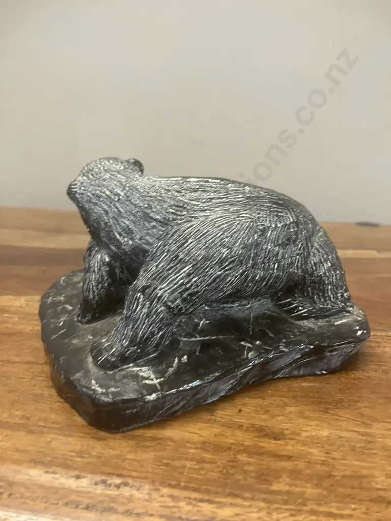 Vintage 1972  Aardvark Canada Carved Black Soapstone Bear With Cubs Sculpture. 8x 15cm Image 1++