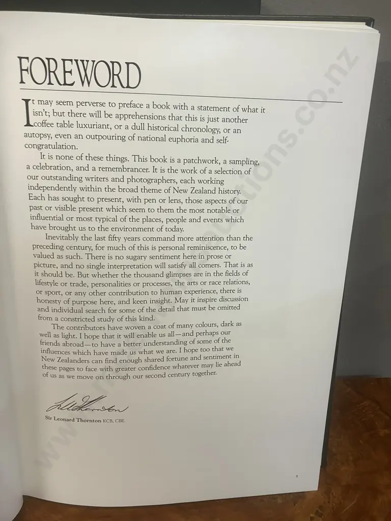 Salute to New Zealand Signed Sir Leonard Thornton Limited Edition 369 of 500. 1989 Hardcover With Cardboard Sleeve Image 1++