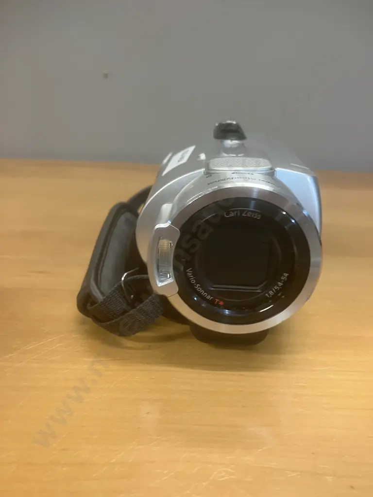 Sony DCR-SR300E Digital Video Camera Recorder (No Charger) Image 1++