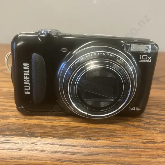 Fujifilm FinePix T Series T200 14.0 MP Digital Camera (No Charger)