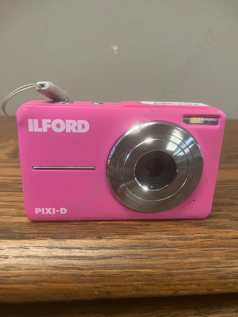 Ilford 3005156 PIXI-D Compact Digital Camera (Hot Pink) Image 1++