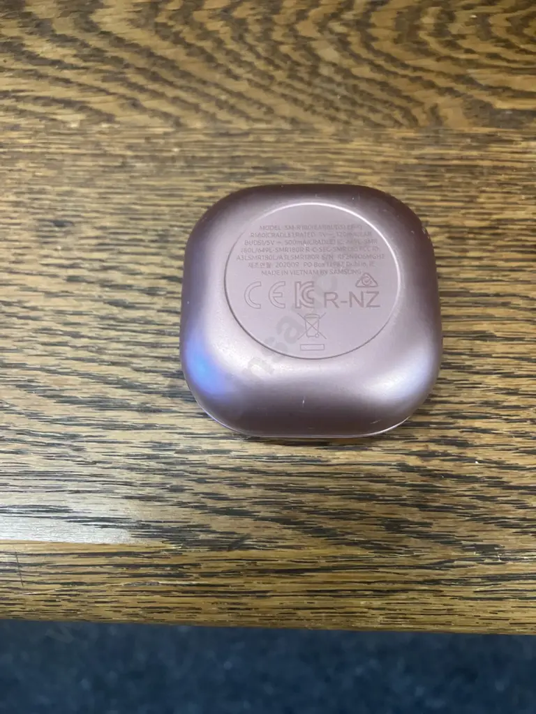 Samsung Galaxy Buds Live Wireless SM-R180 in Mystic Bronze Image 1++