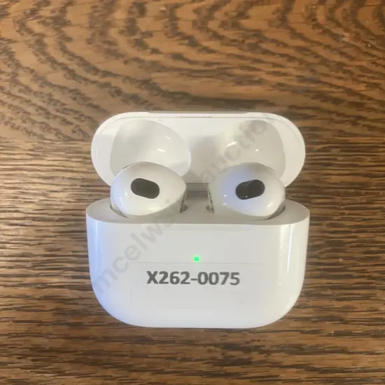 Apple AirPods A2564 3rd Generation With Charging Case