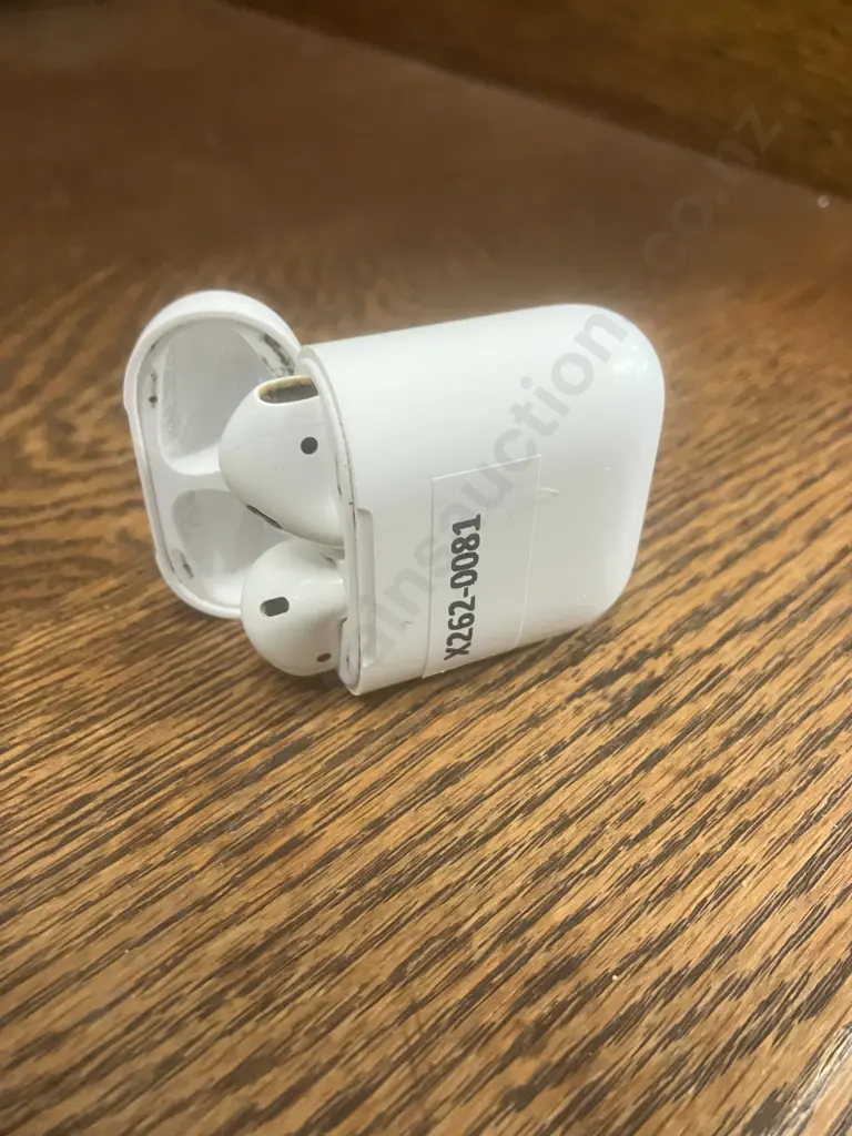 Apple AirPods With Charging Case A1602 Image 1++