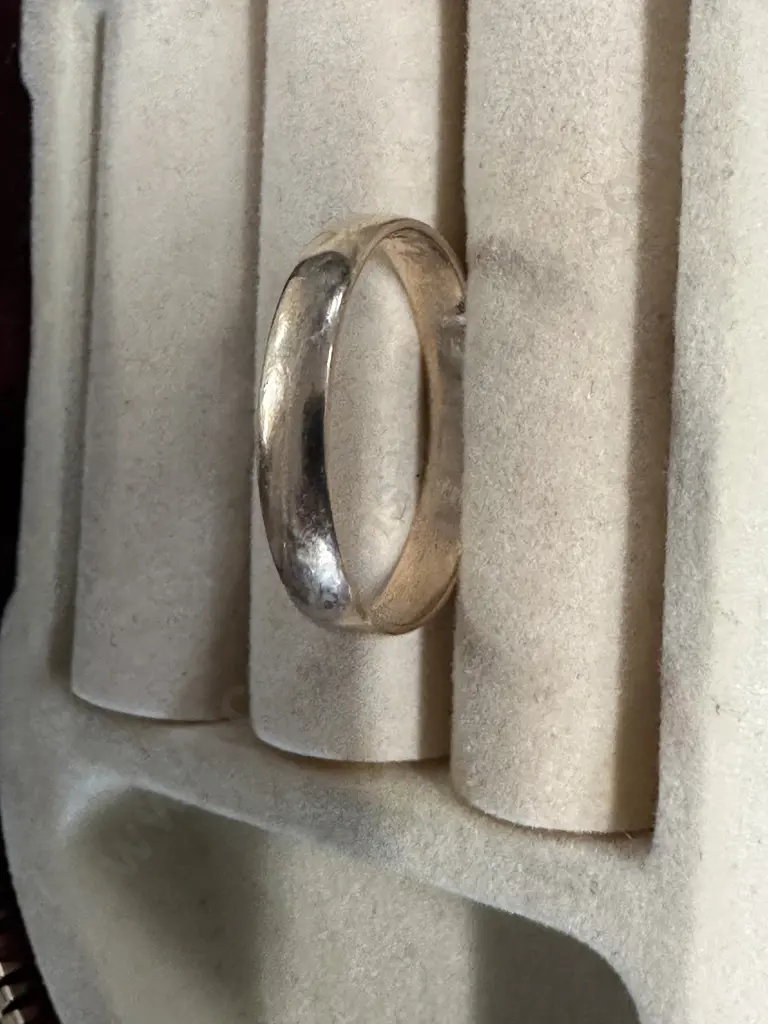 Stamped 9ct Mens Wedding Band Image 1++