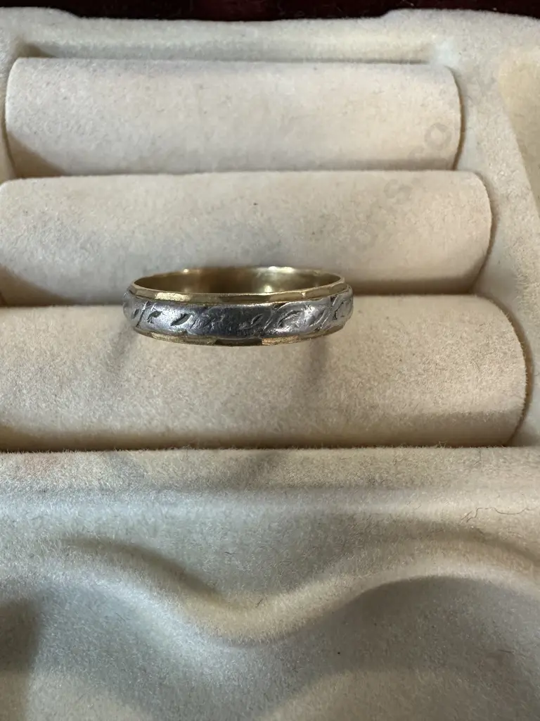 Stamped 18ct Band Image 1++