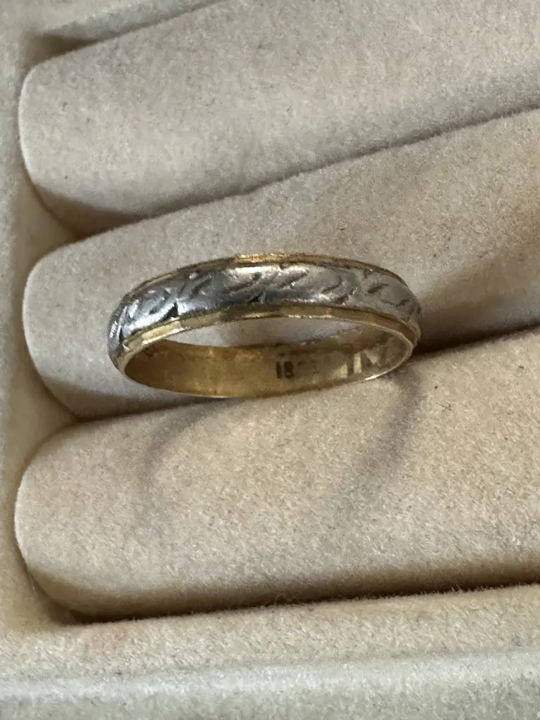 Stamped 18ct Band Image 1++