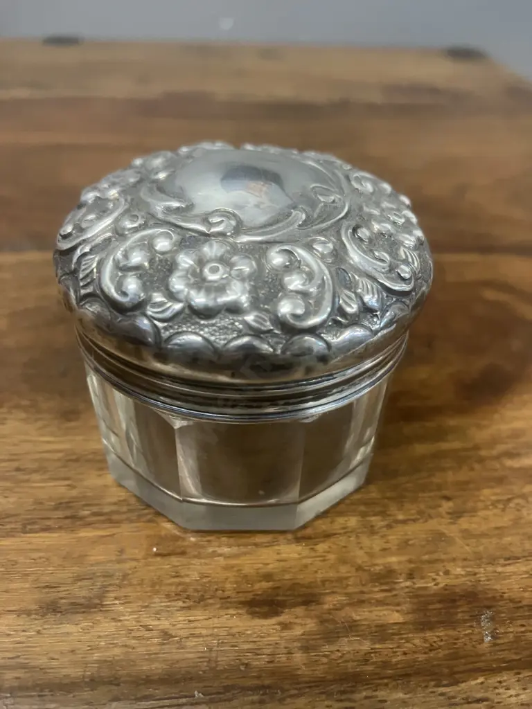 Edwardian Antique Sterling Silver-Lidded Vanity Jar, by William Amaziah Ellwick London Hallmarked 1907 Image 1++