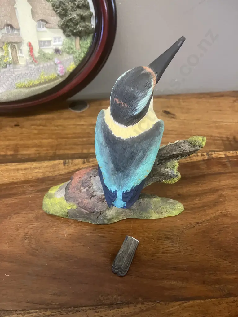 Lakeland Studios Selworthy Green & Damaged Kingfisher Figurine Image 1++