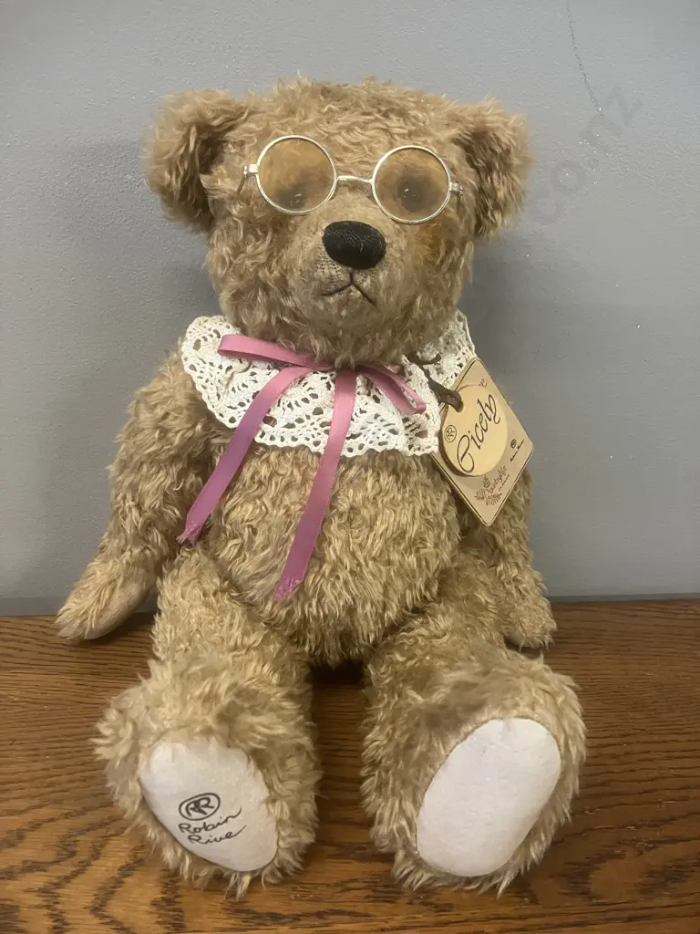 Robin Rive "Cicely" Country Life Retired Limited Edition Teddy Bear, #242 of 1000. 40cm, Jointed Handmade With Tags Image 1++