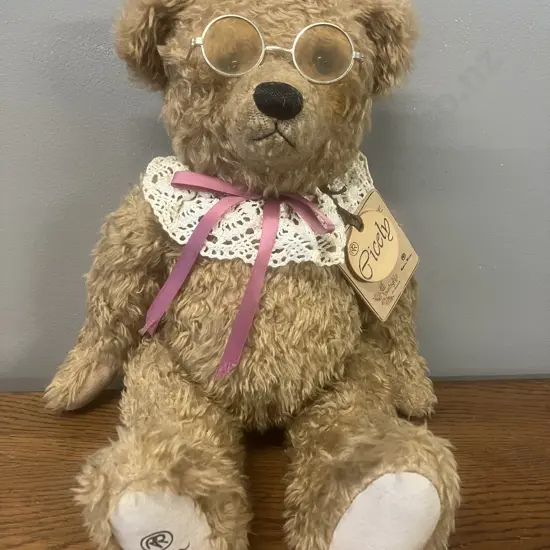 Robin Rive "Cicely" Country Life Retired Limited Edition Teddy Bear, #242 of 1000. 40cm, Jointed Handmade With Tags
