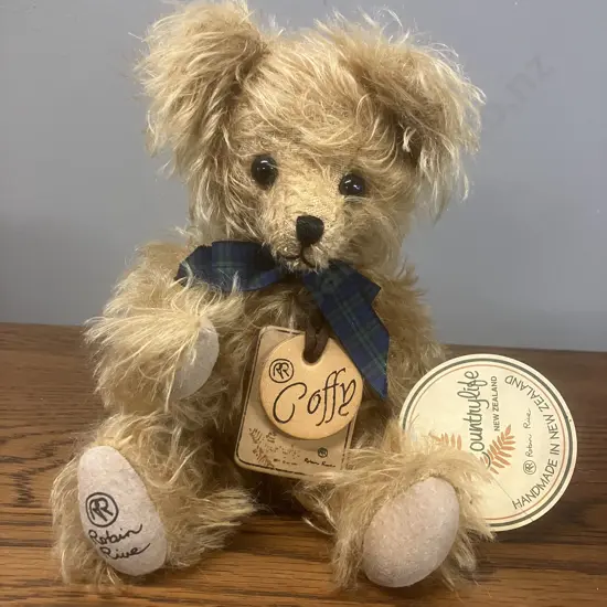 Robin Rive "Coffy" Country Life Retired Limited Edition Teddy Bear, #402 of 1000. 22cm, Jointed Handmade With Tags