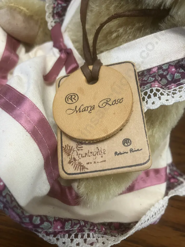 Robin Rive "Mary Rose" Country Life Retired Limited Edition Teddy Bear, #61 of 1000. 25cm, Jointed Handmade With Tags Image 1++