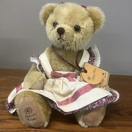 Robin Rive "Mary Rose" Country Life Retired Limited Edition Teddy Bear, #61 of 1000. 25cm, Jointed Handmade With Tags