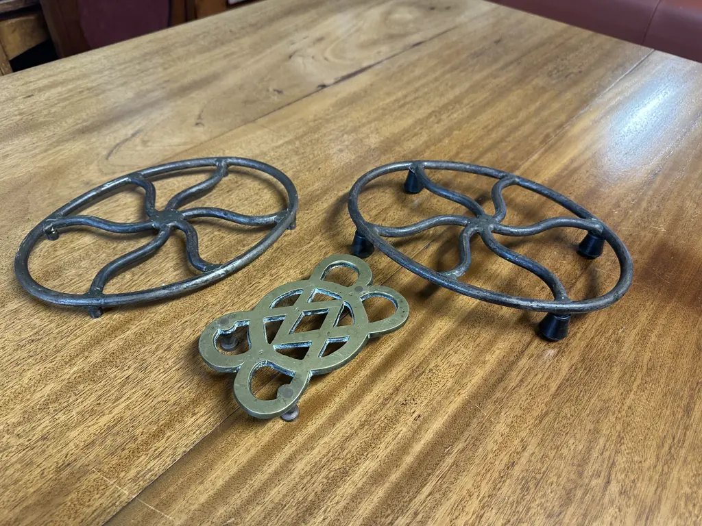 Selection Of Vintage Trivets Including Brass Etc Image 1++