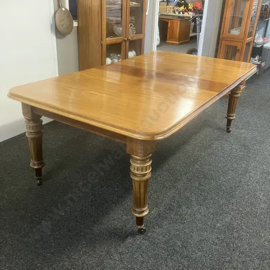 Oak Crank Extension Table With 3 Leaves, On Castors (No Handle)H76 L213 W121cm