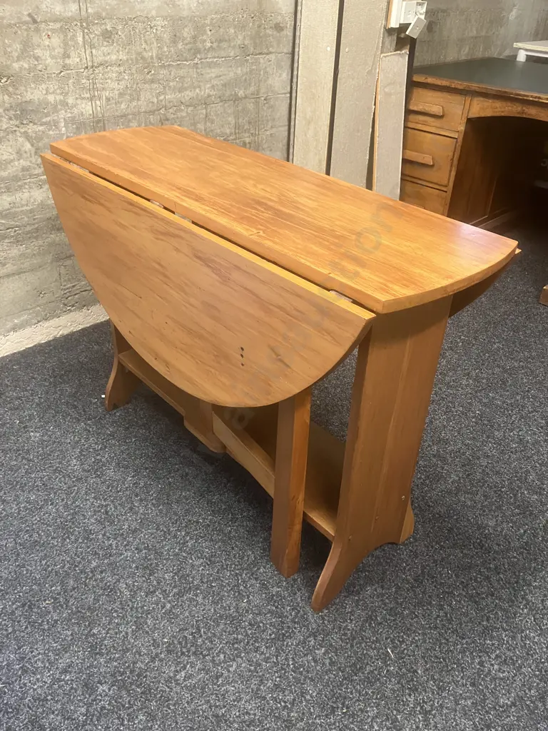 Rimu Dropleaf Gate Leg Dining Table. 73 x 103cm Image 1++