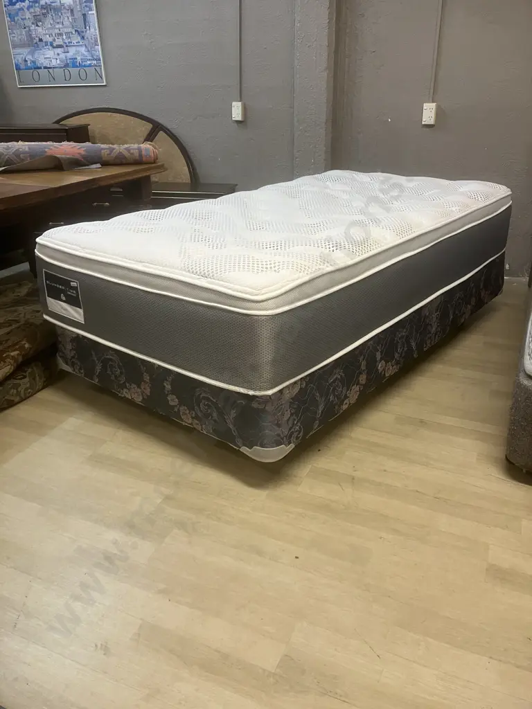 King Single Slumber Time Life Style Plush Mattress On Slighty Smaller Base Image 1++