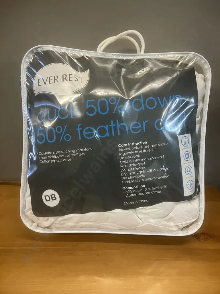 Ever Rest 50/50 Grey Duck Down Quilt - D B Image 1++