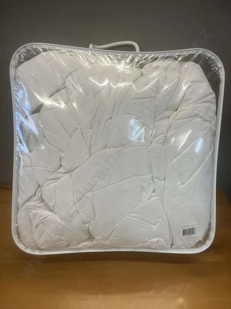 Ever Rest 50/50 Grey Duck Down Quilt - D B Image 1++